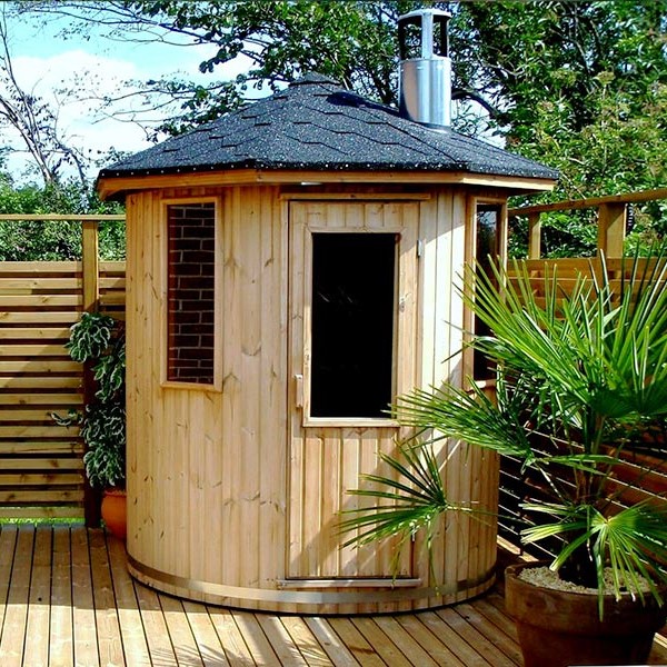 mała sauna do ogrodu