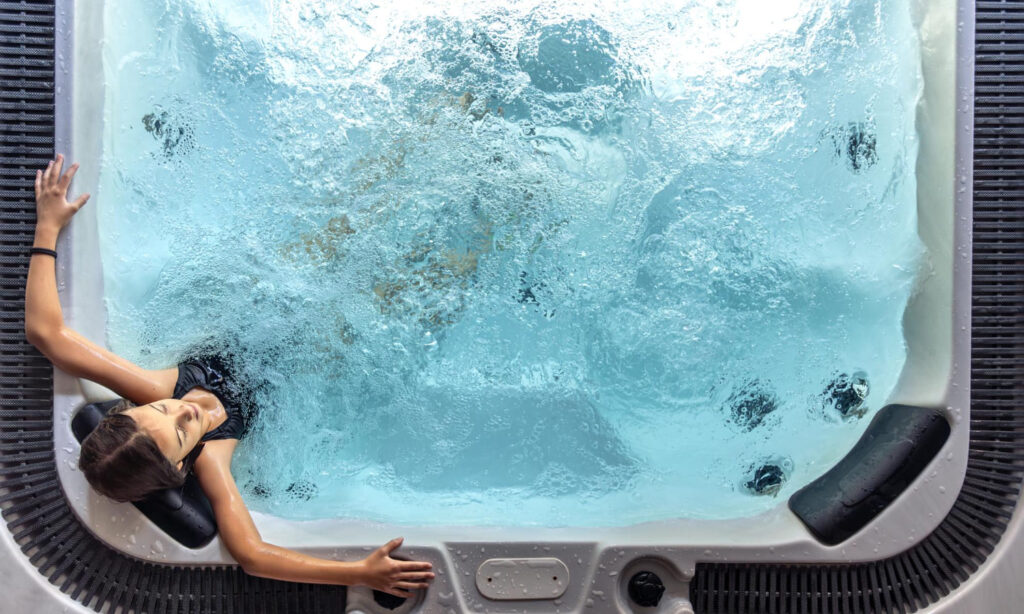 Jacuzzi ogrodowe elektryczne czy na drewno